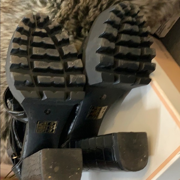 Sexy croc platform sandal booties! - Picture 3 of 6